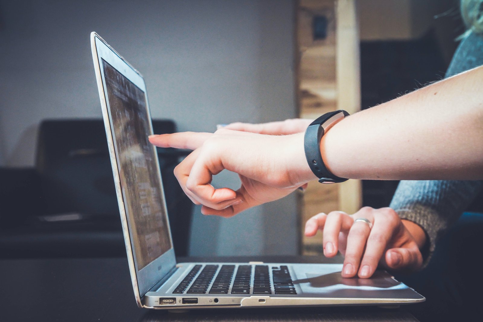 15 Best AI Coding Assistant Tools in 2025